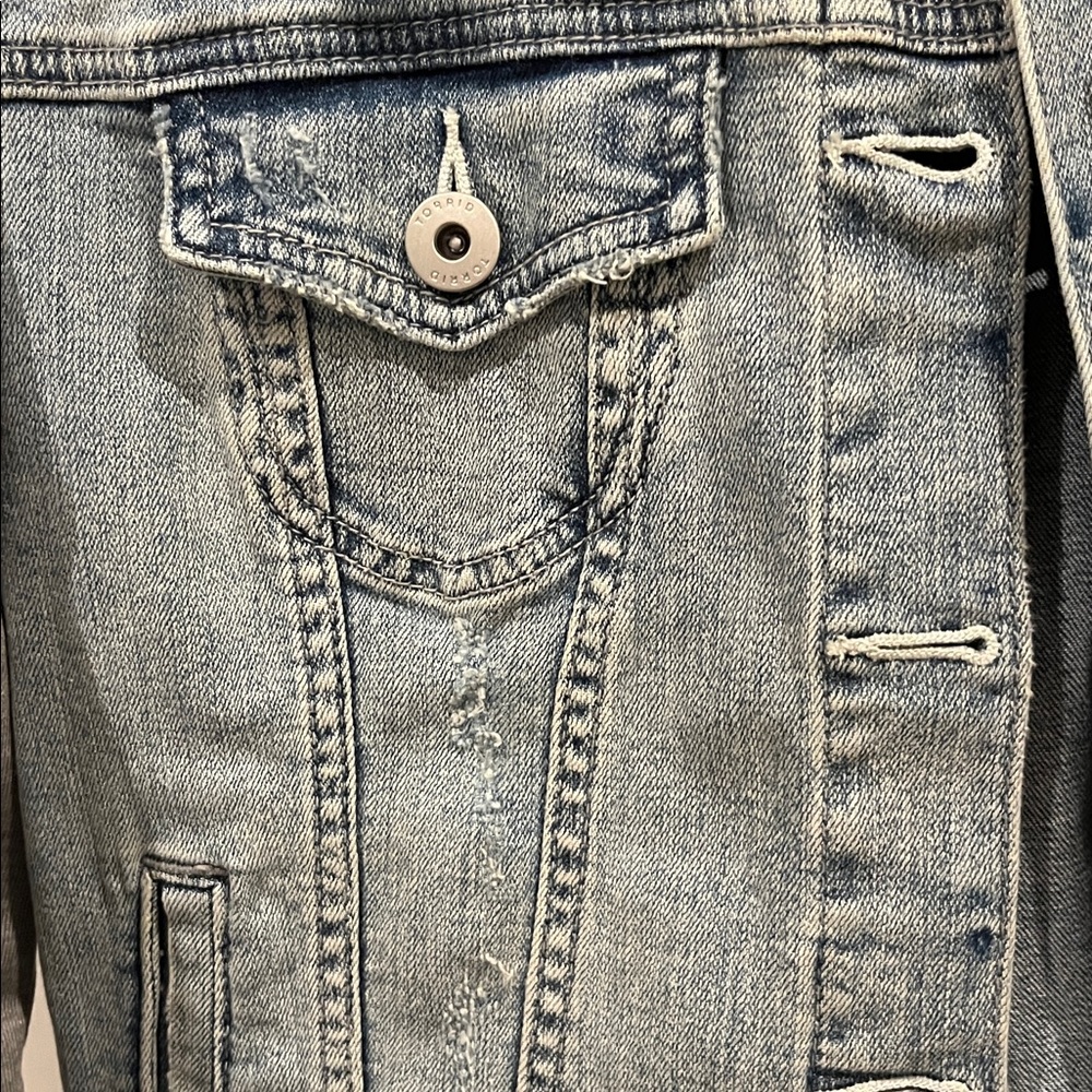 Torrid Hooded Jean Jacket Size 0 - Picture 2 of 4